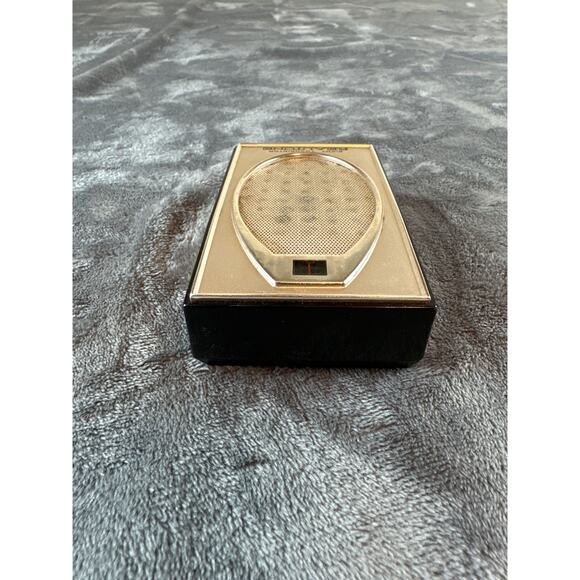 Vintage mid-century Realtone transistor AM radio and leather carrying case works - Picture 7 of 12